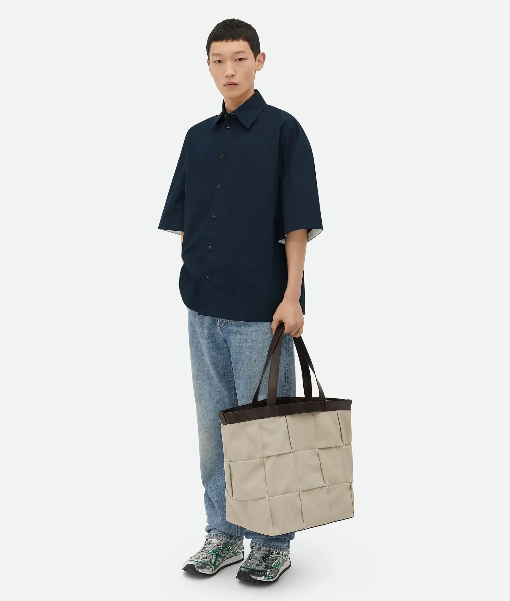 arco_tote_4.webp Bottega Veneta Arco Tote> Shopper
